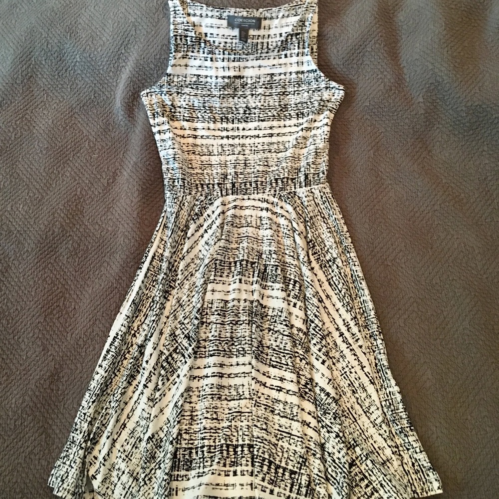 Coercion White and Black jersey dress size small